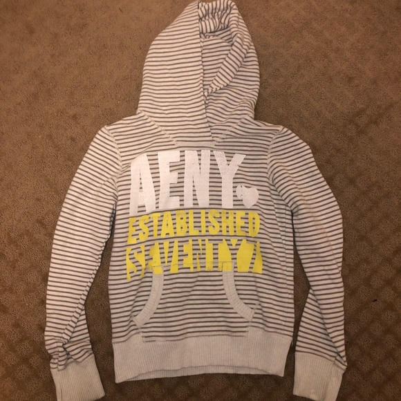 Sweatshirt - Picture 1 of 2